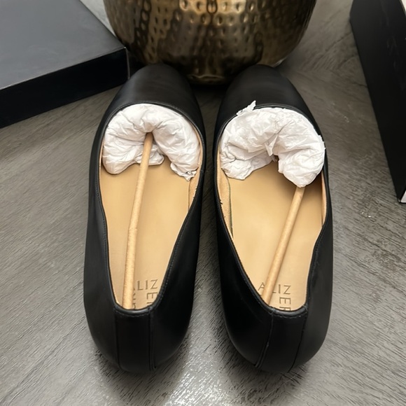 NATURALIZER Maxwell Flats - Picture 10 of 13